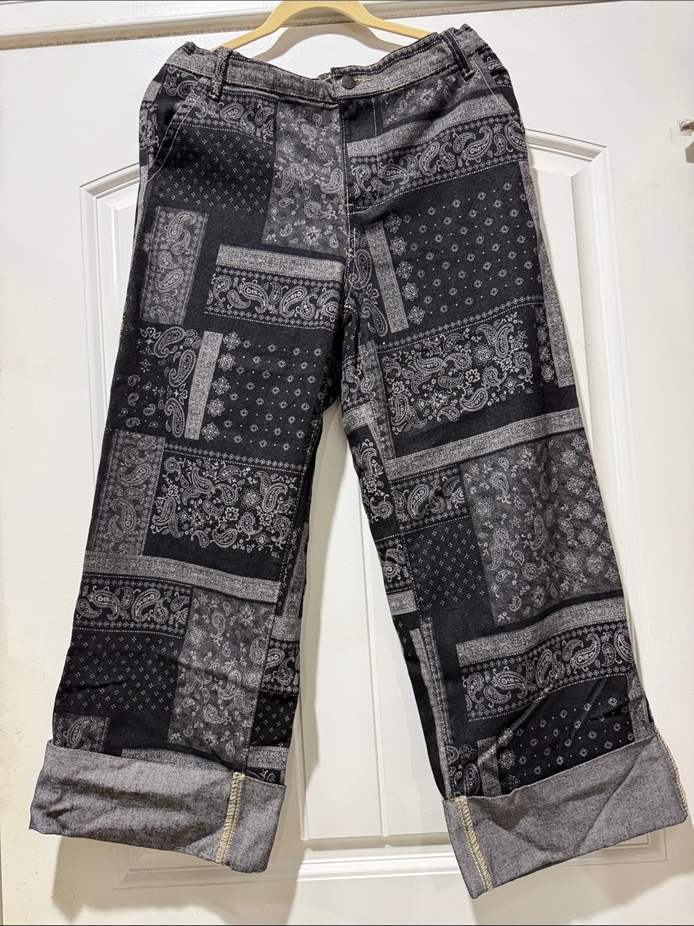 NWOT. Black Paisley Panel Straight-Leg Jeans